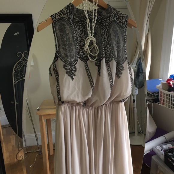 👗ModCloth nude color dress size S👗 - Picture 3 of 7